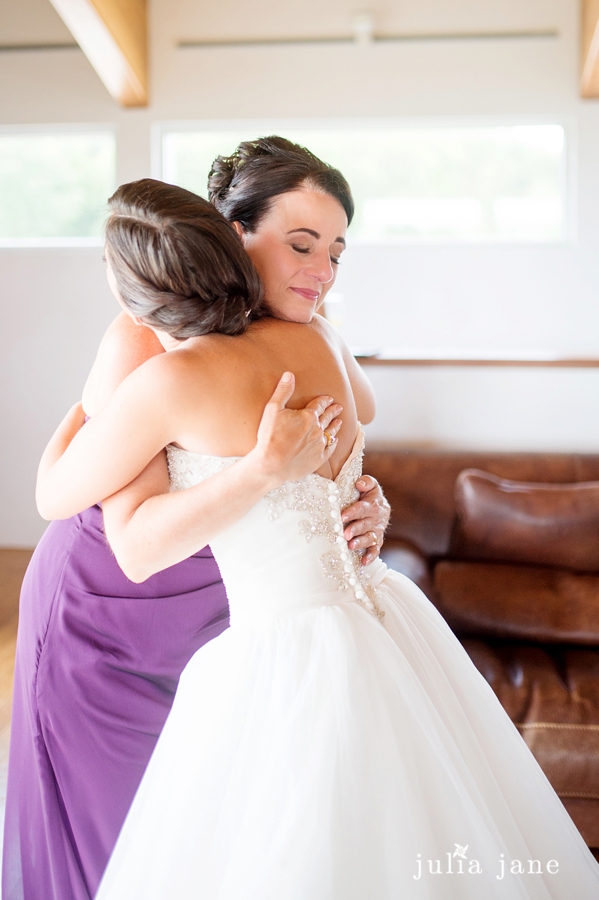 Authentic Wedding Photography by Connecticut Wedding Photographer Julia Jane Studios
